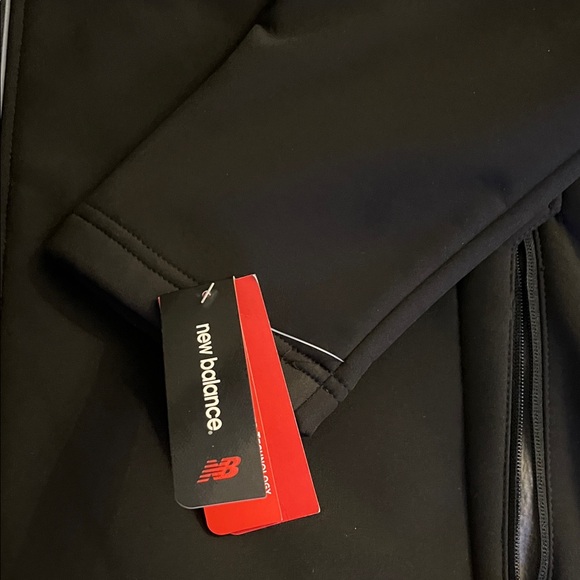 New Balance Men's Black and Gray Performance Jacket - Picture 4 of 8